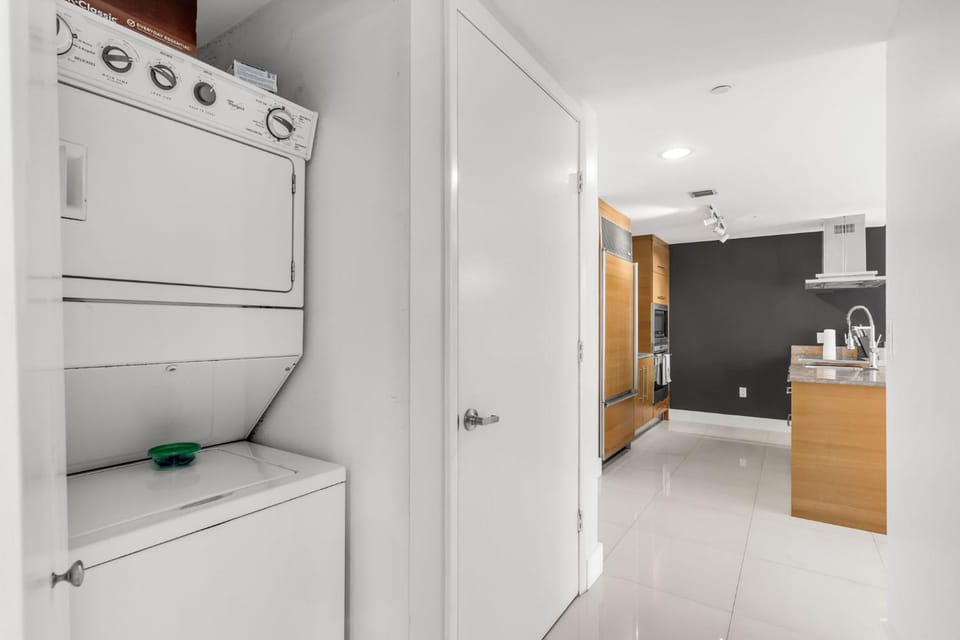 Icon brickell 1 bed 1 bath residence Apartment in Brickell