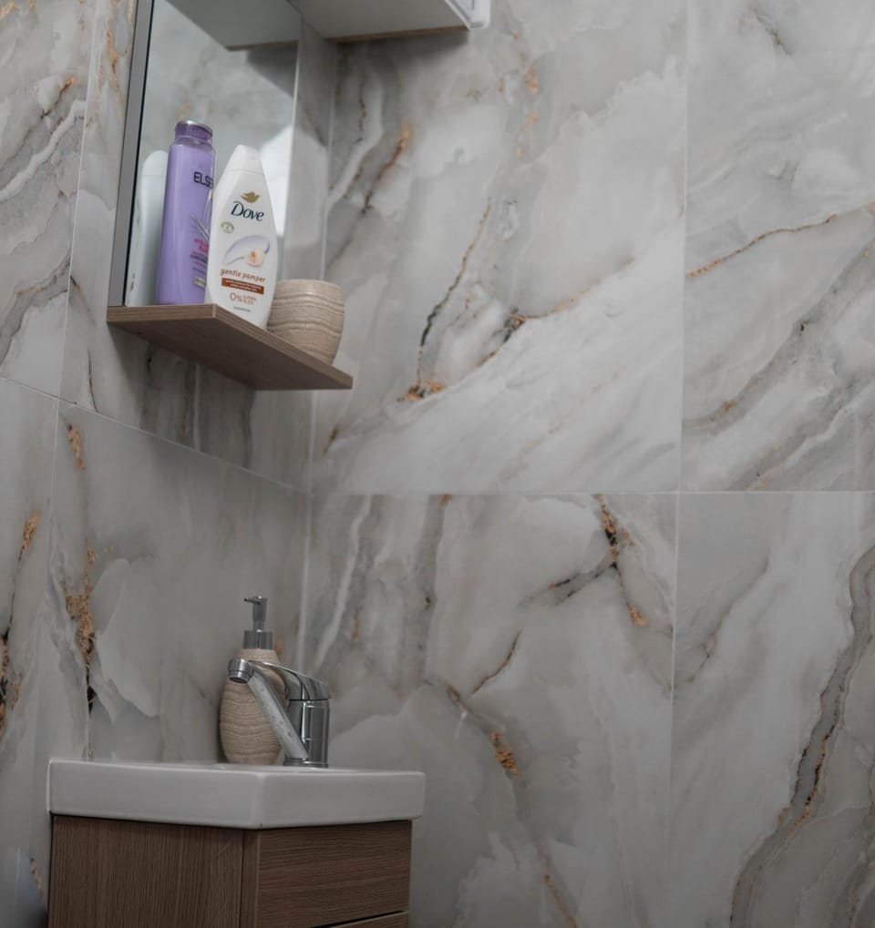 13Pacate By ElProfesor Apartment in Bucharest