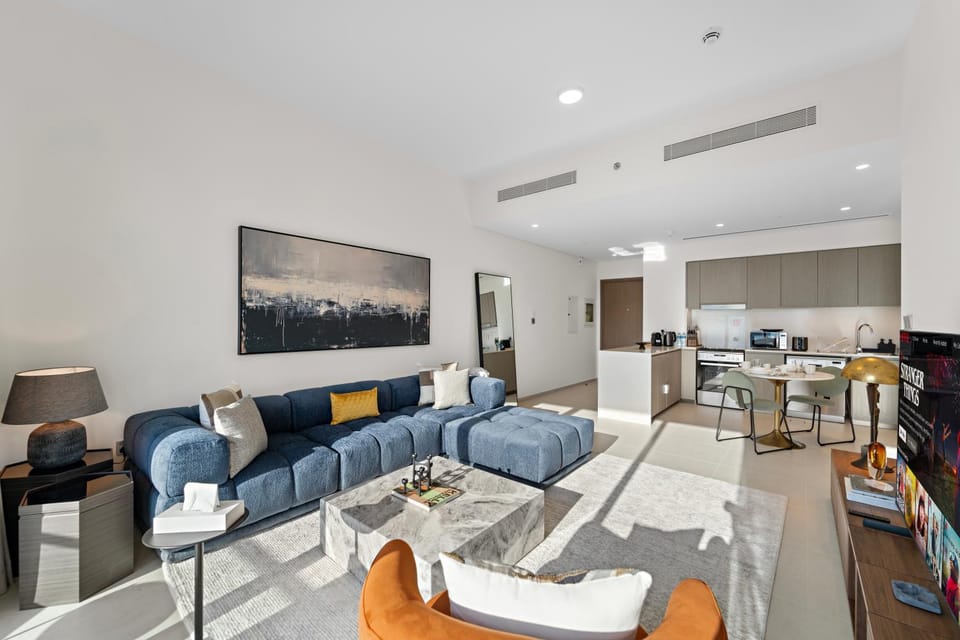 TV and multimedia, Living room, Evening entertainment