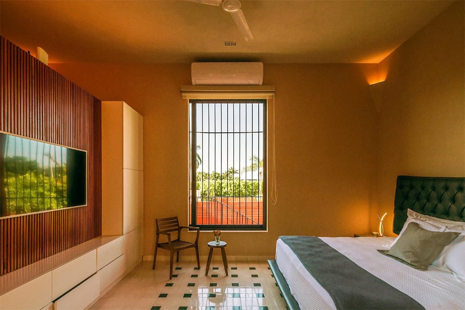 Bed, TV and multimedia, Photo of the whole room, Evening entertainment, Bedroom, air conditioner