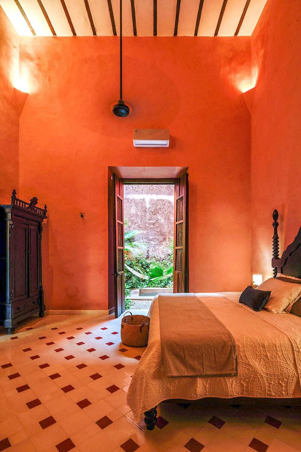 Bed, Photo of the whole room, Bedroom, air conditioner