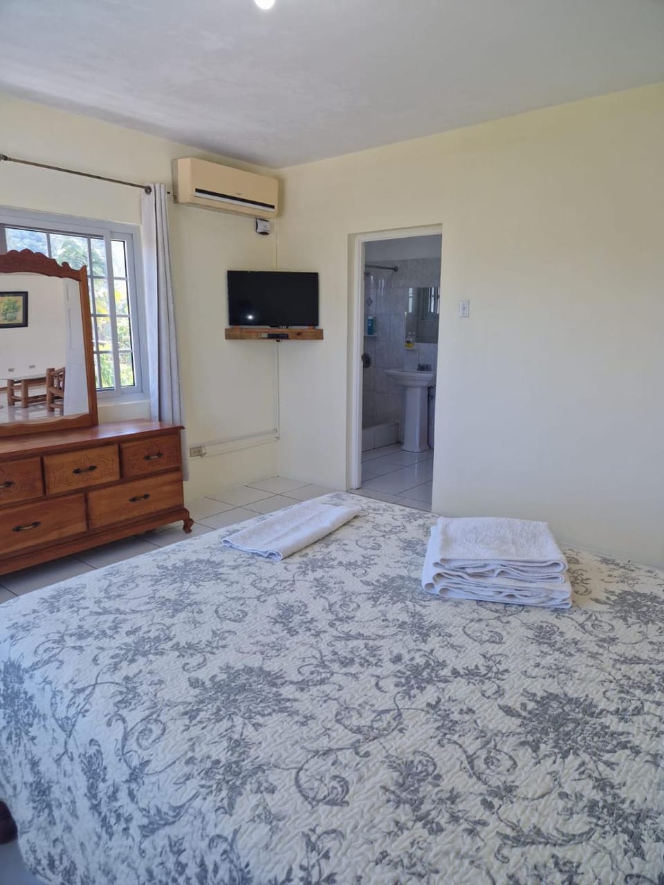 Turquoise Sea Villa Bed and Breakfast in Montego Bay
