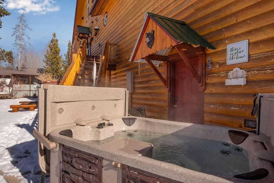 Granby Modern Cabin - Hot Tub & Mountain Views Cabin in Colorado