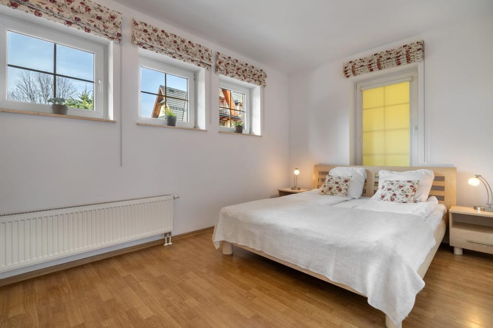 Bed, Photo of the whole room, Bedroom, internet