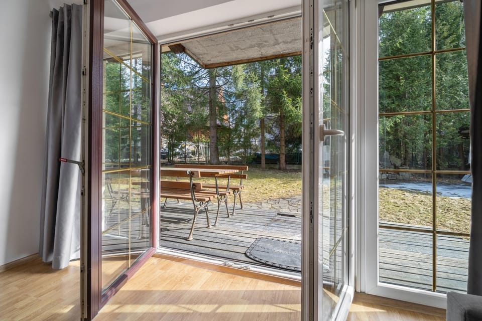Patio, Spring, Day, Garden, View (from property/room), Balcony/Terrace, Dining area, Garden view