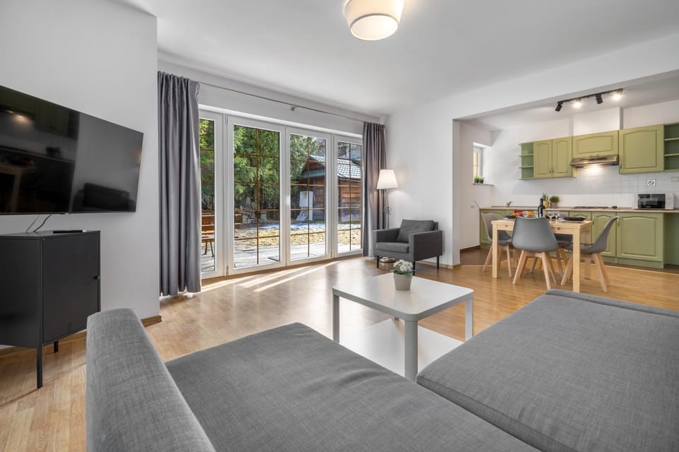 Communal lounge/ TV room, TV and multimedia, Kitchen or kitchenette, Living room, Seating area, Dining area, Evening entertainment, pet friendly