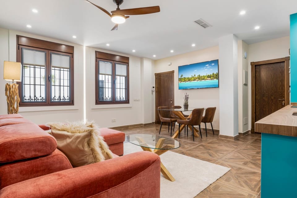 TV and multimedia, Living room, Dining area