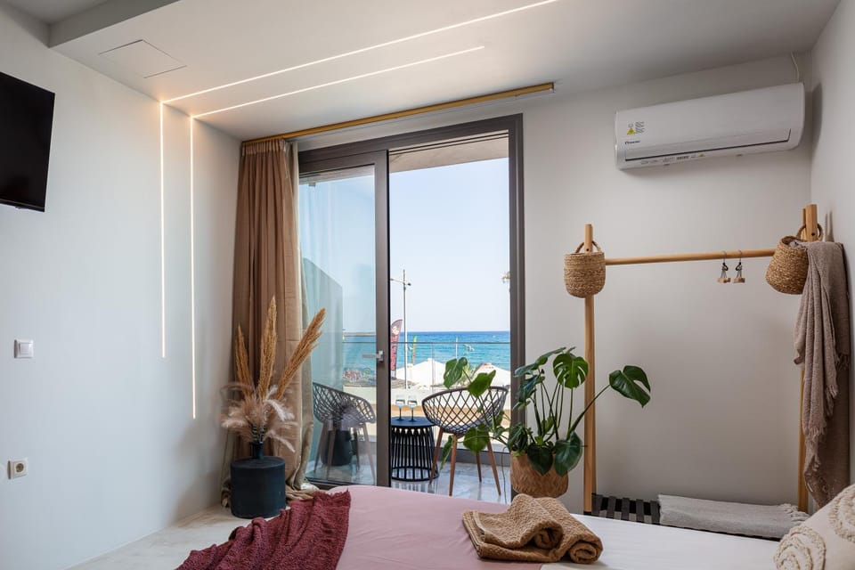 Bed, TV and multimedia, View (from property/room), Balcony/Terrace, Sea view, air conditioner