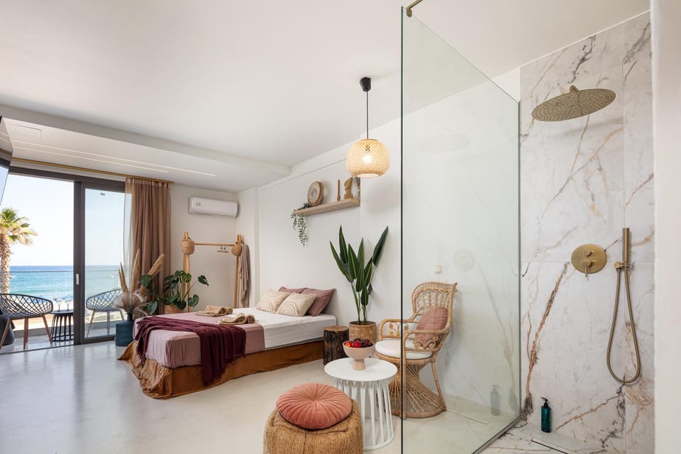 Shower, Bed, Photo of the whole room, Sea view