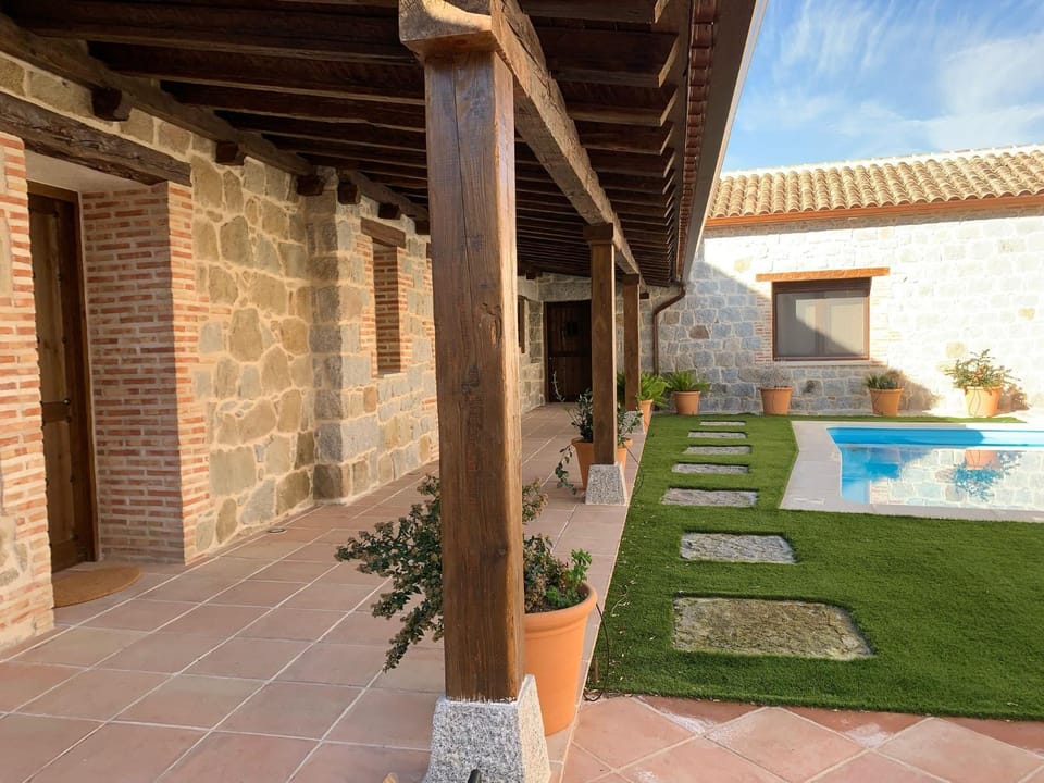 Patio, Garden, Swimming pool