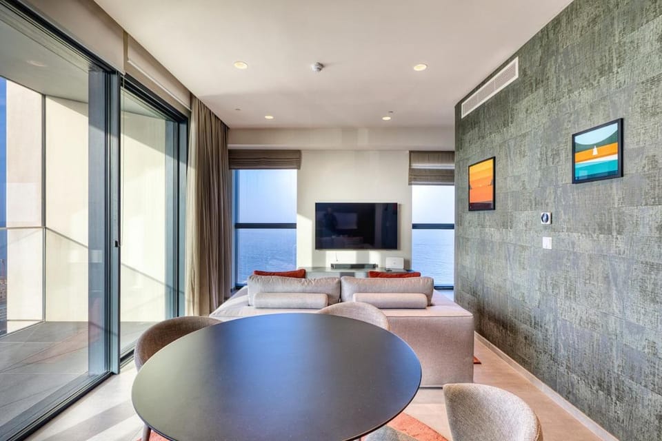 Stunning Apartment in the Iconic Mercury Tower Apartment in Saint Julians