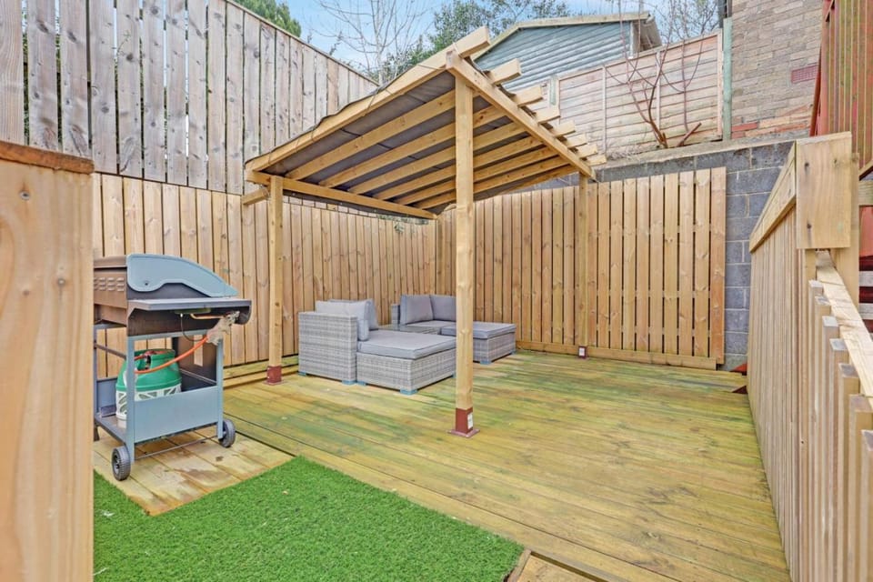 Patio, BBQ facilities, Garden view