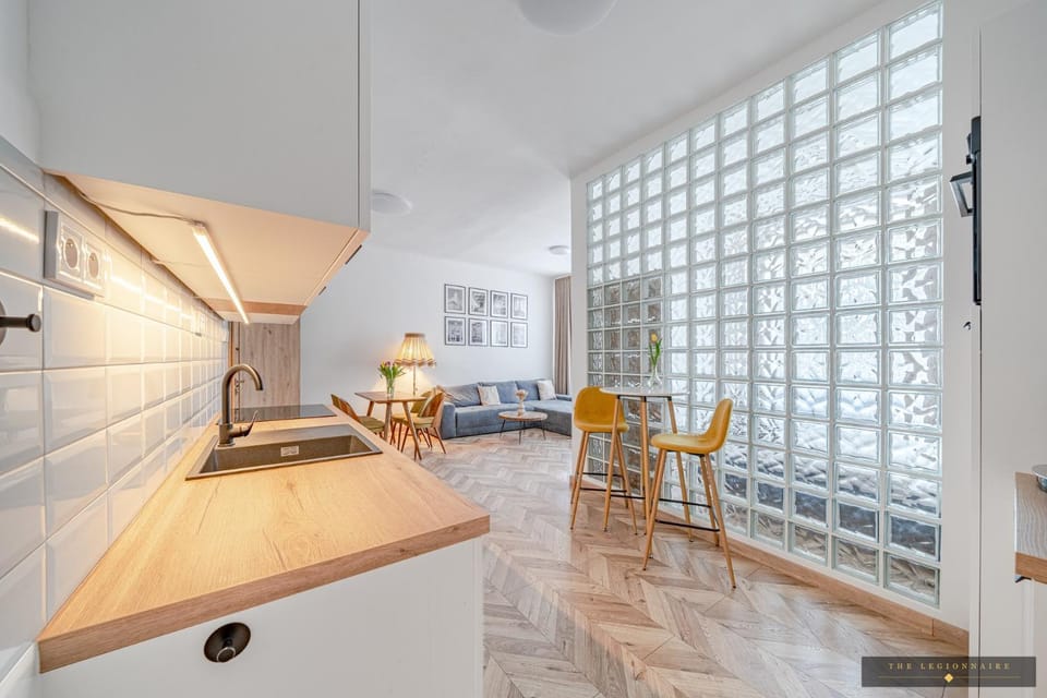 Kitchen or kitchenette, Living room