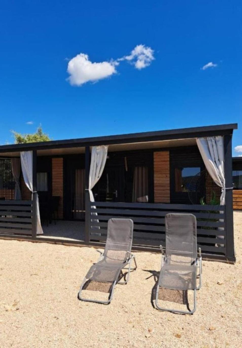 Property building, Day, Balcony/Terrace, sunbed