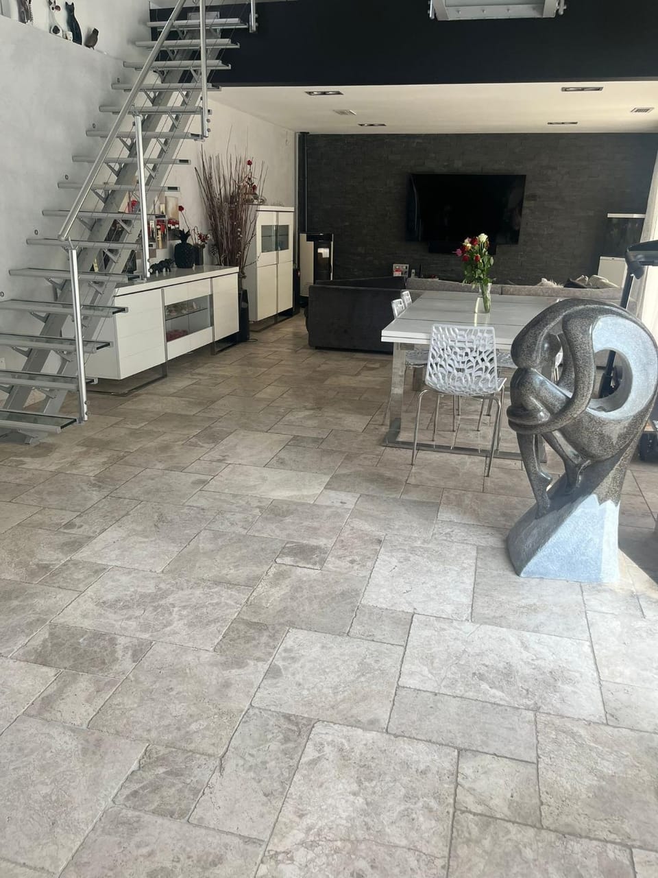 Communal lounge/ TV room