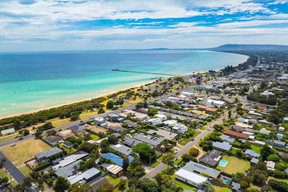 Neighbourhood, Sea view