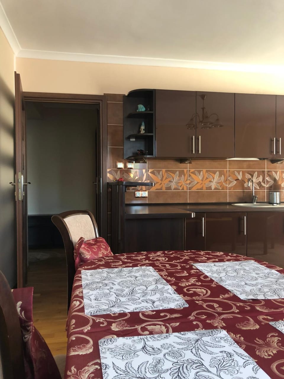 Kitchen or kitchenette, Photo of the whole room, Dining area, kitchen