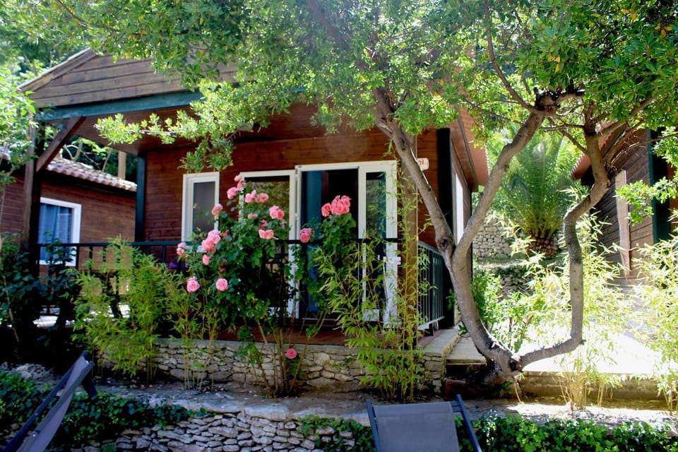 Résidence L'araguina Campground/ 
RV Resort in Bonifacio