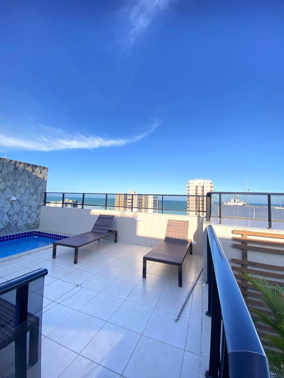 Day, Natural landscape, View (from property/room), Balcony/Terrace, Pool view, Sea view, Swimming pool, Swimming pool, sunbed