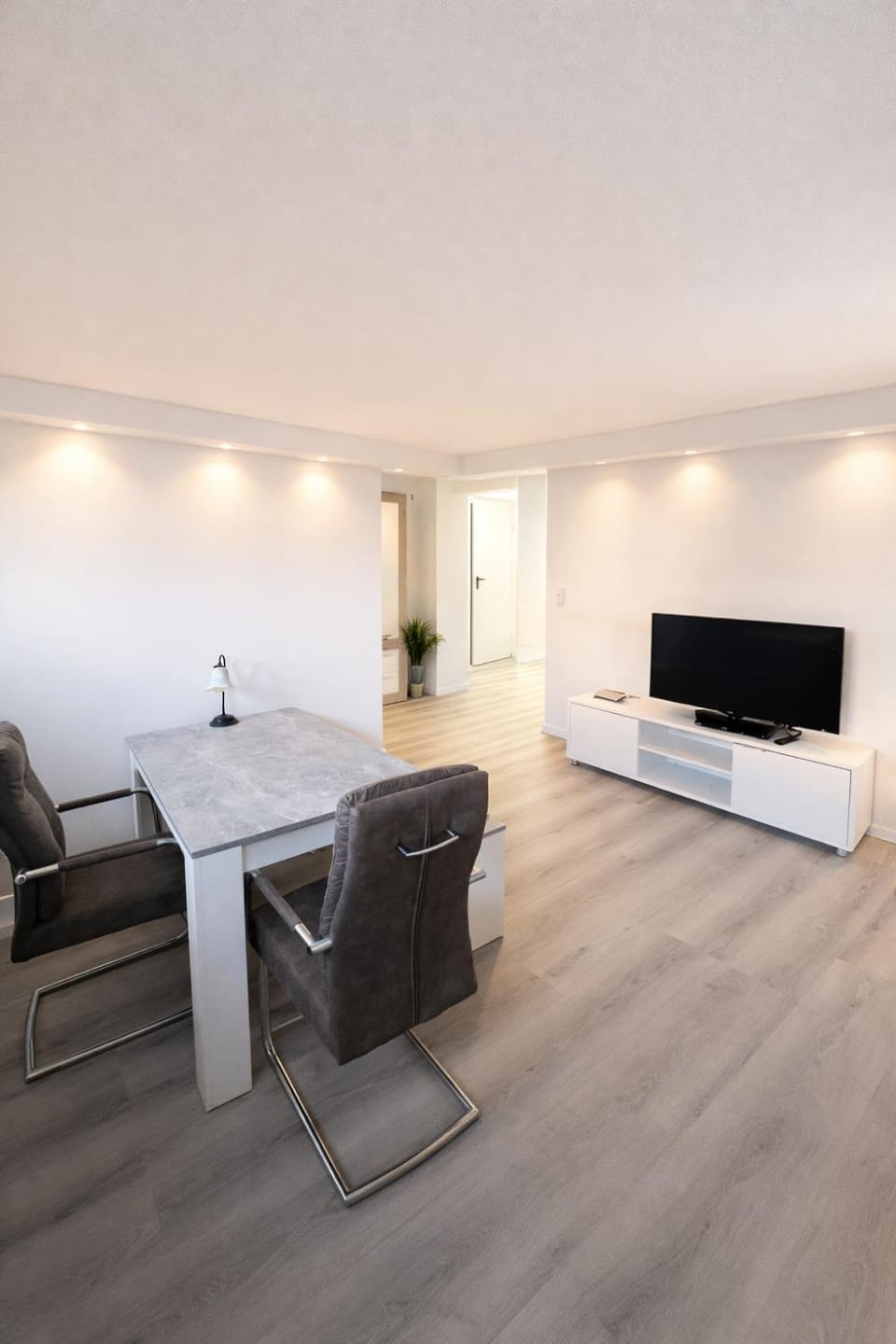 TV and multimedia, Dining area