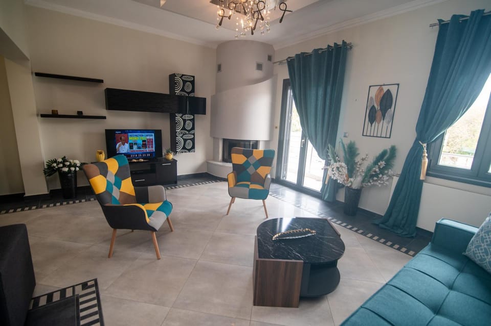 TV and multimedia, Living room, Seating area