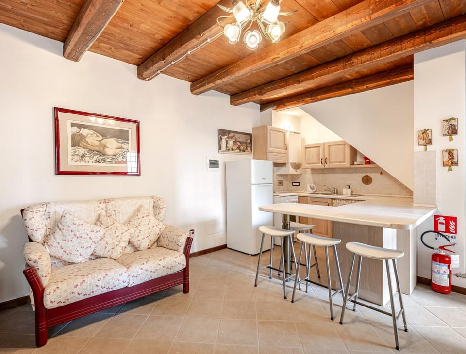 Kitchen or kitchenette, Seating area, Dining area