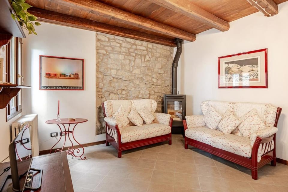 Living room, Seating area, fireplace
