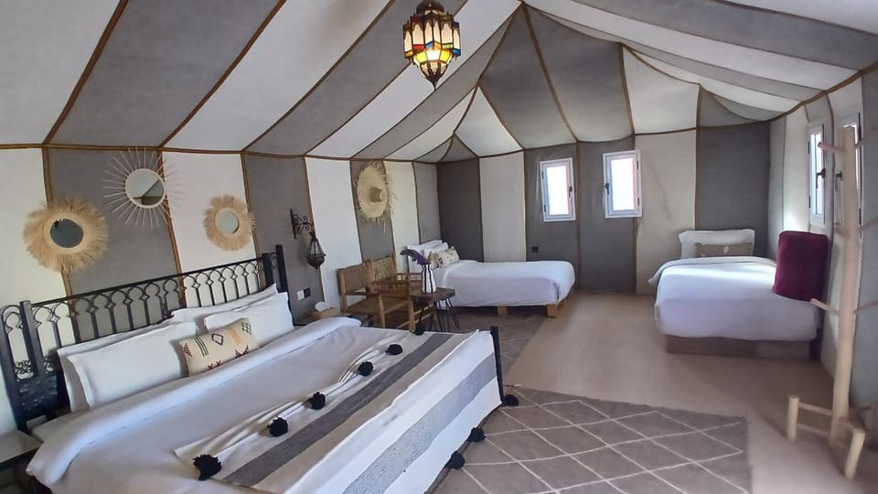 Bed, Bathroom, Photo of the whole room, Bedroom, towels