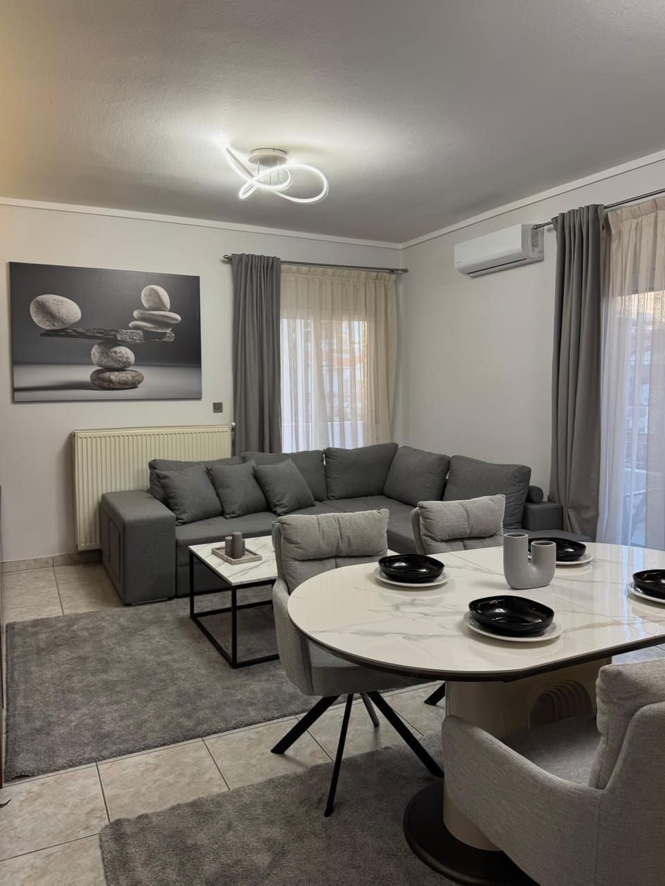 Living room, Seating area