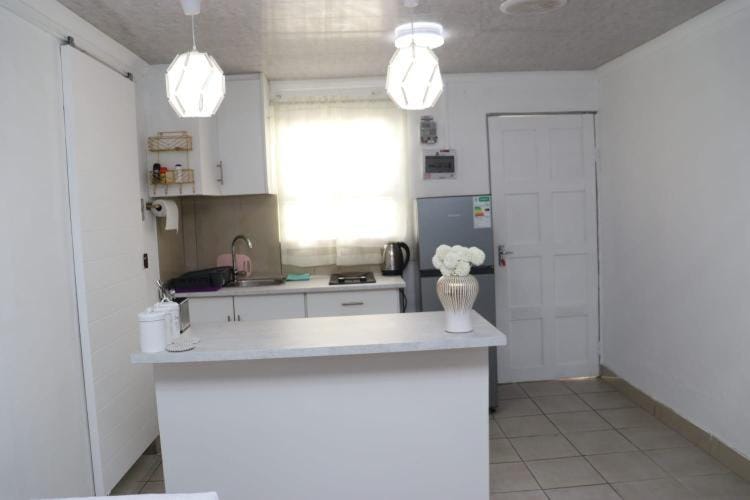 Optimum Stay Self Catering Accommodation - Twin Room 2 Single Beds Apartment in Cape Town