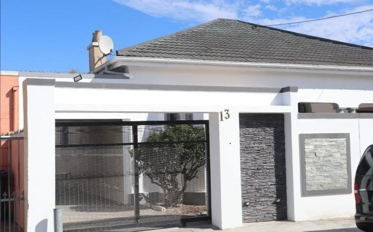 Optimum Stay Self Catering Accommodation - Twin Room 2 Single Beds Apartment in Cape Town