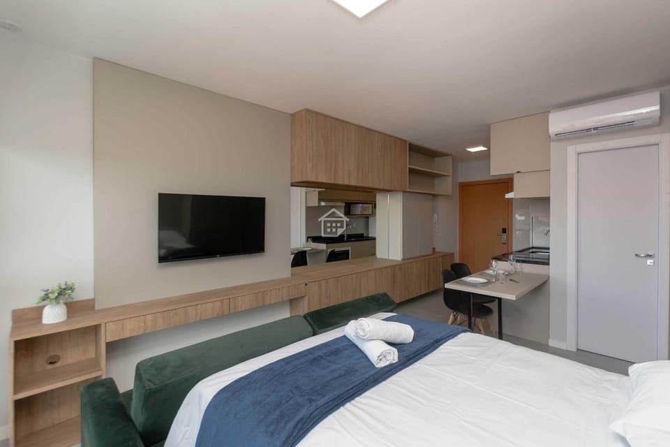 Bed, TV and multimedia, Photo of the whole room, Bedroom, wardrobe