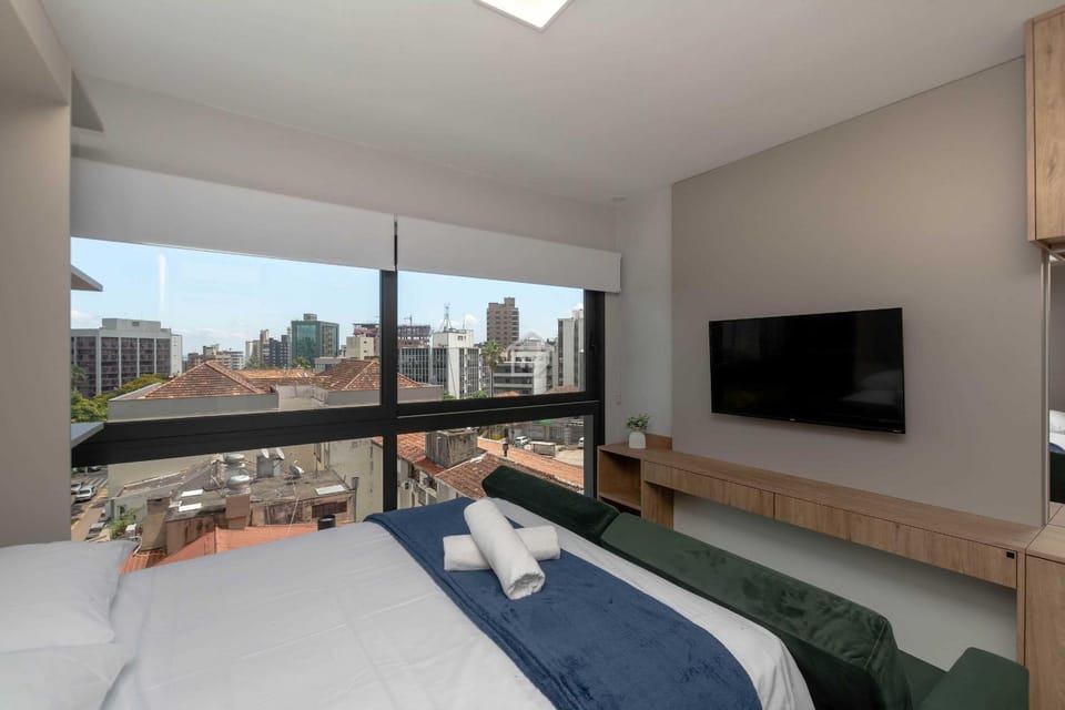 Bed, TV and multimedia, View (from property/room)