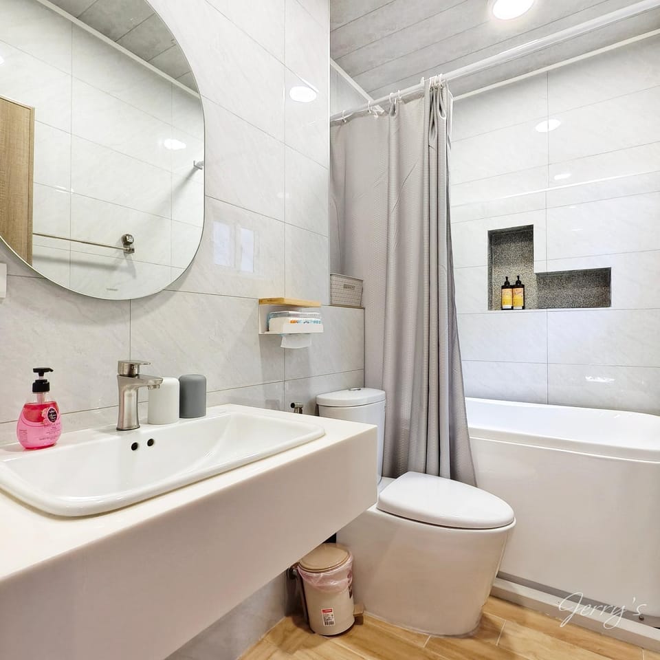 Toilet, Bathroom, Bath