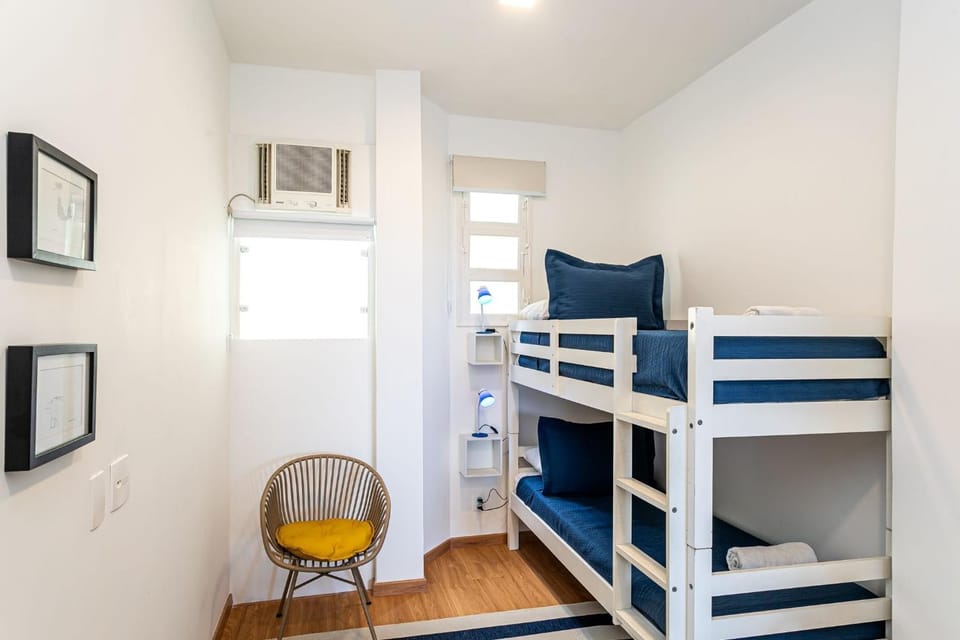 Bedroom, bunk bed, air conditioner