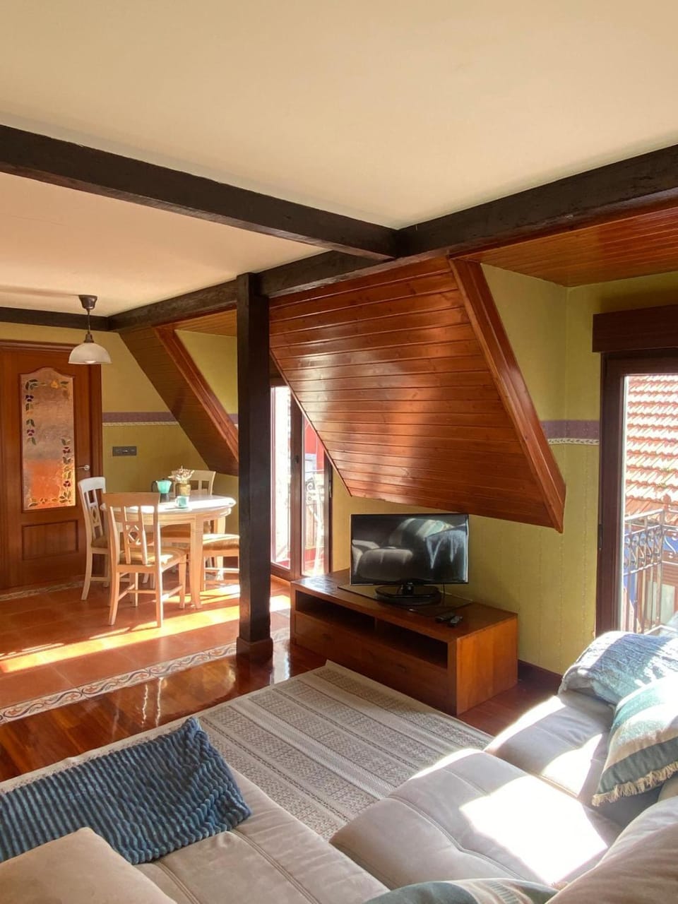 Communal lounge/ TV room, Dining area