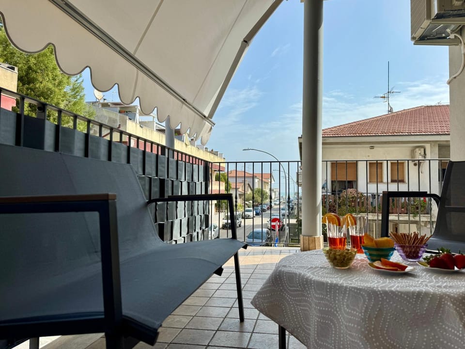 Patio, View (from property/room), Balcony/Terrace, Seating area, Sea view, Area and facilities