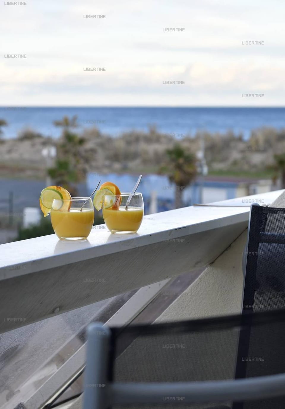 Balcony/Terrace, Food and drinks