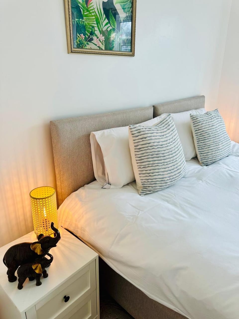 Spacious 4 Bed with Free Parking House in Southampton