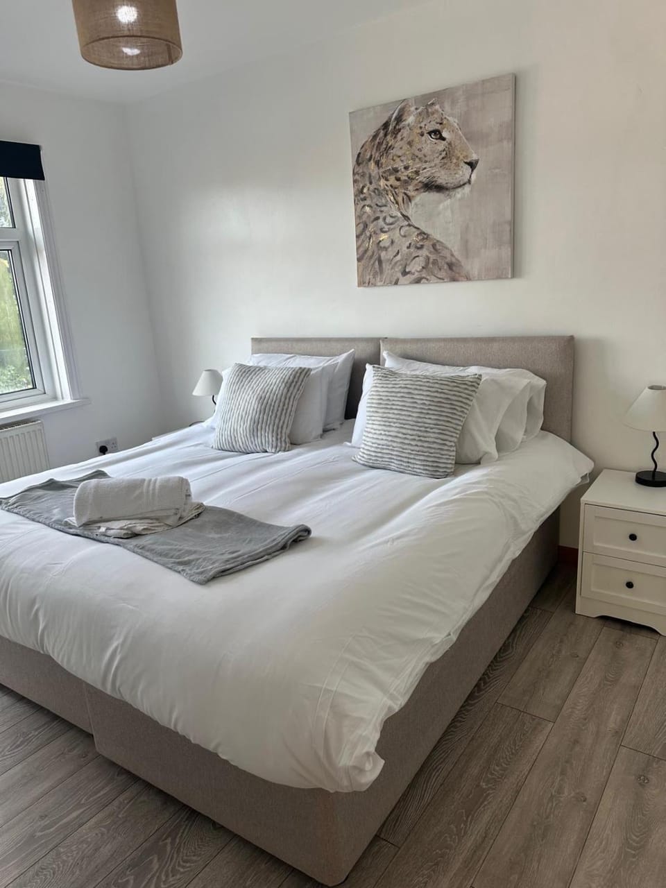 Spacious 4 Bed with Free Parking House in Southampton