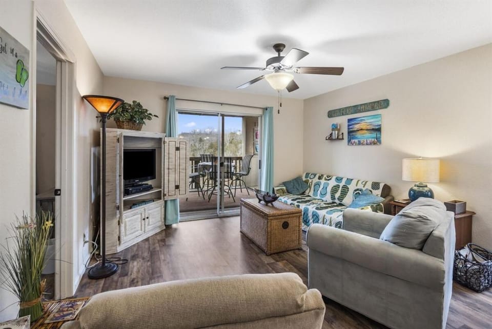 TV and multimedia, Balcony/Terrace, Living room, Seating area