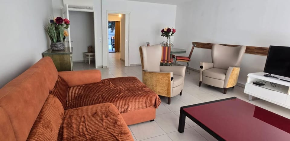 Spacious T3 with garden in Saint-Raphaël Apartment in Saint-Raphael