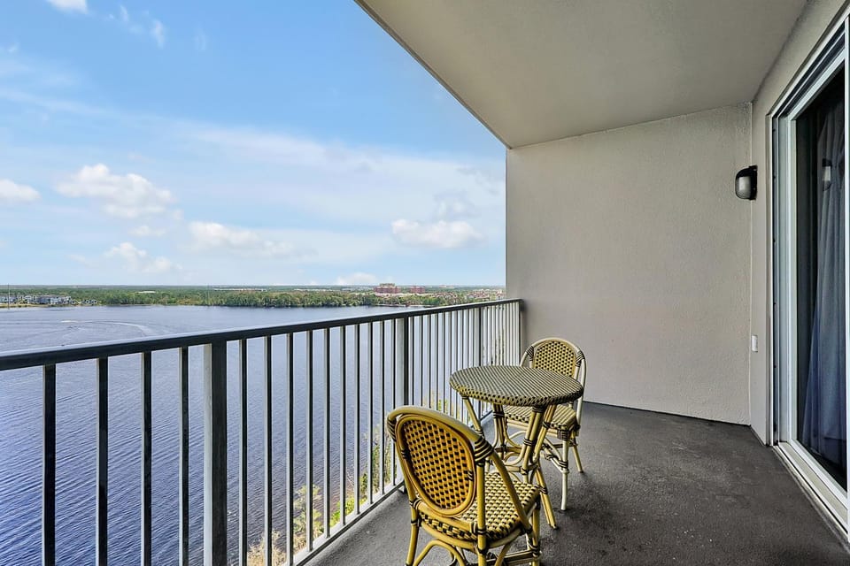 Disney Dream Condo & Lake View Awaits! House in Orlando