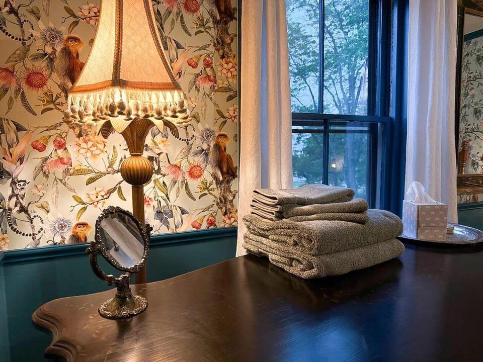 Seating area, Bedroom