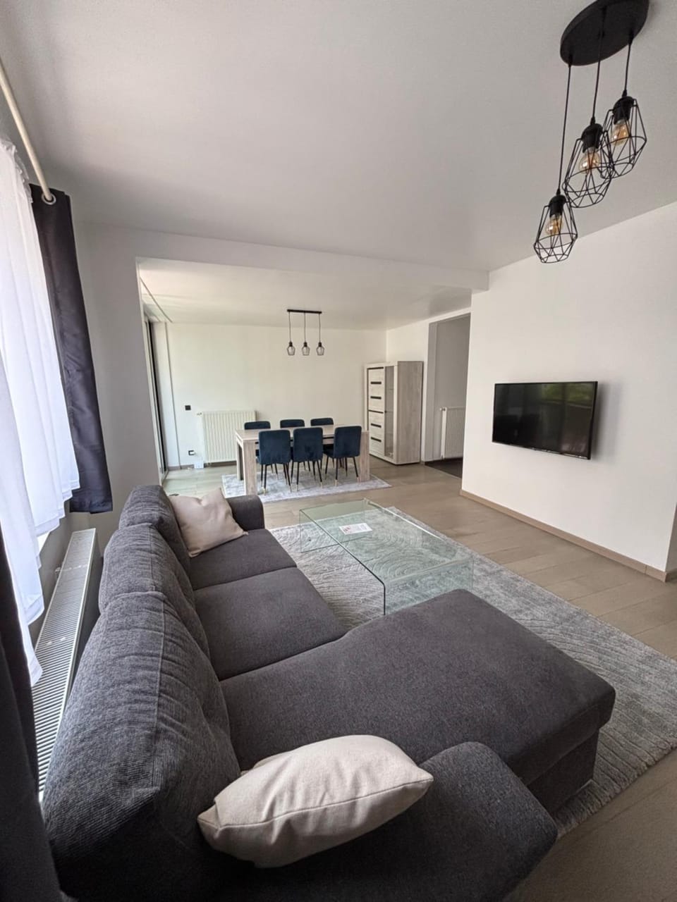 Communal lounge/ TV room, TV and multimedia, Living room, Seating area, Evening entertainment