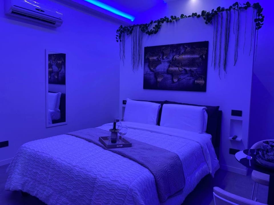 Bed, Photo of the whole room, Bedroom, air conditioner