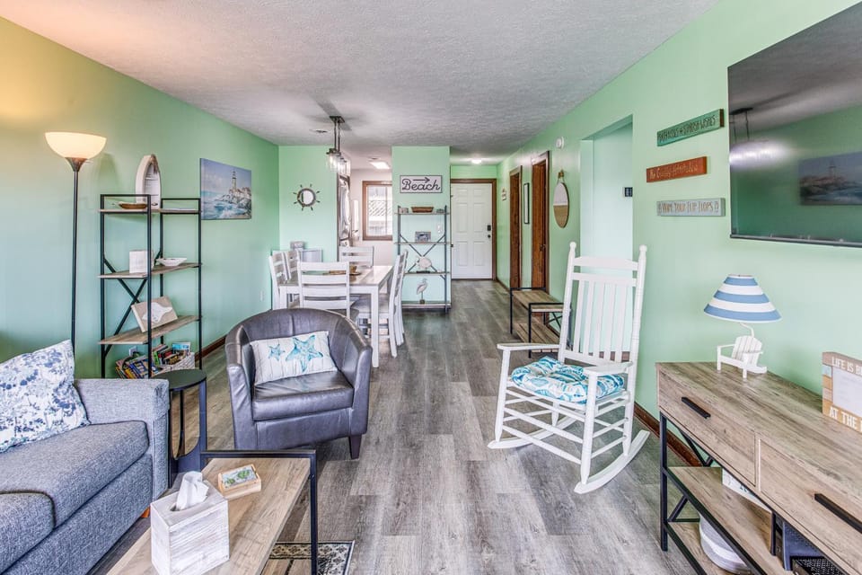 Walk to Ocean: Condo w/ 3 Pools in Myrtle Beach House in South Carolina