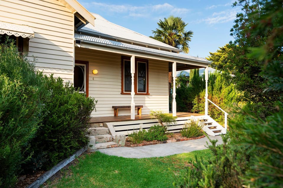 Property building, Garden, Garden view