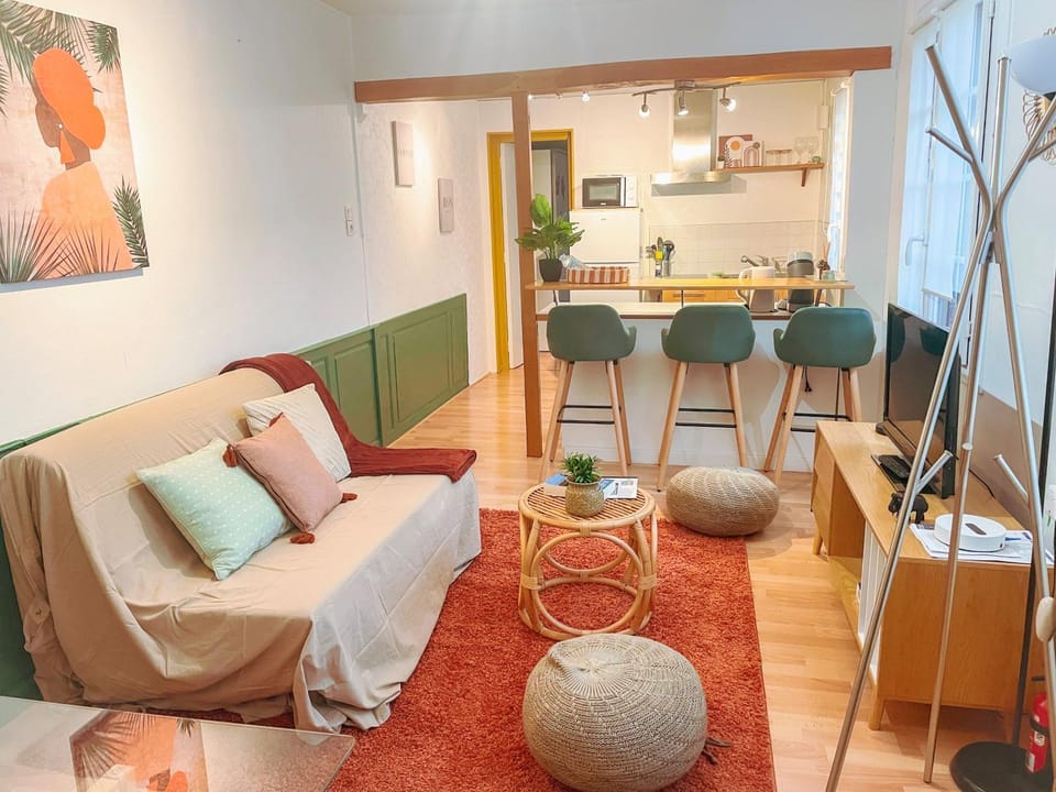 TV and multimedia, Kitchen or kitchenette, Living room, Seating area, Dining area, Family, minibar, stove