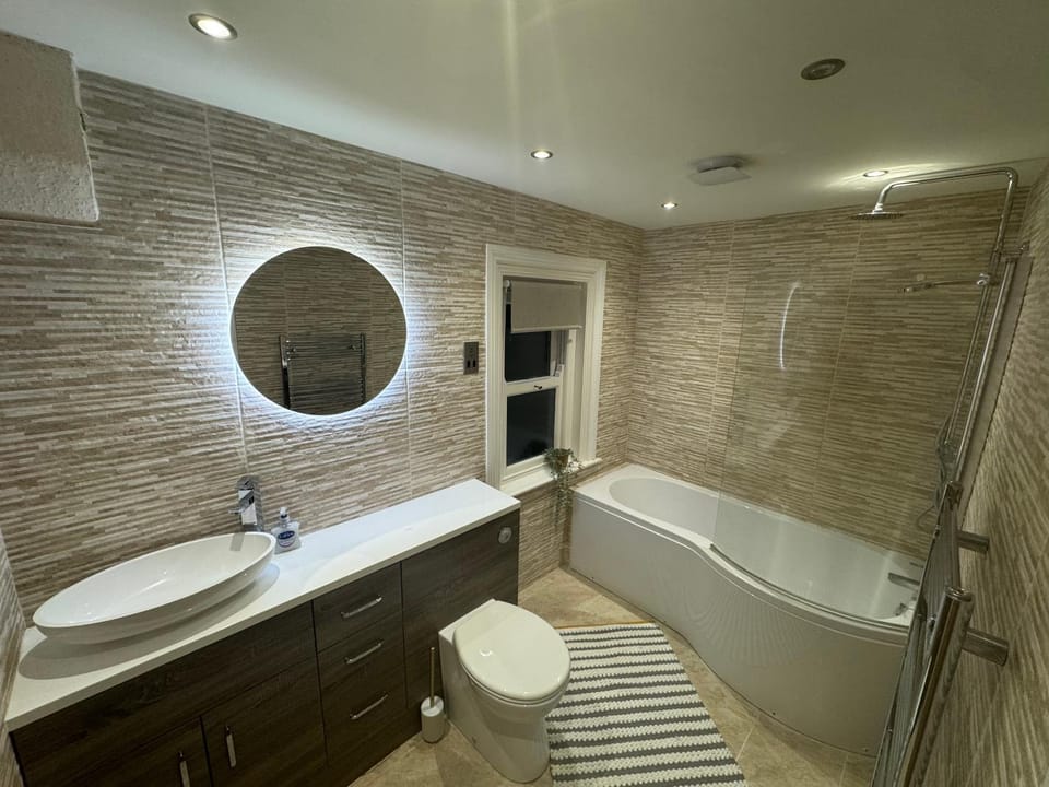 Shower, Bath, towels